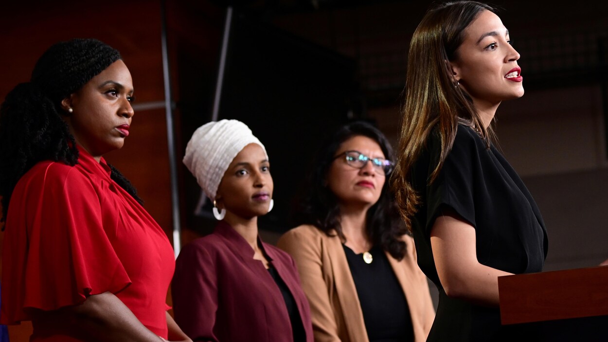 Les quatre femmes en conférence de presse.