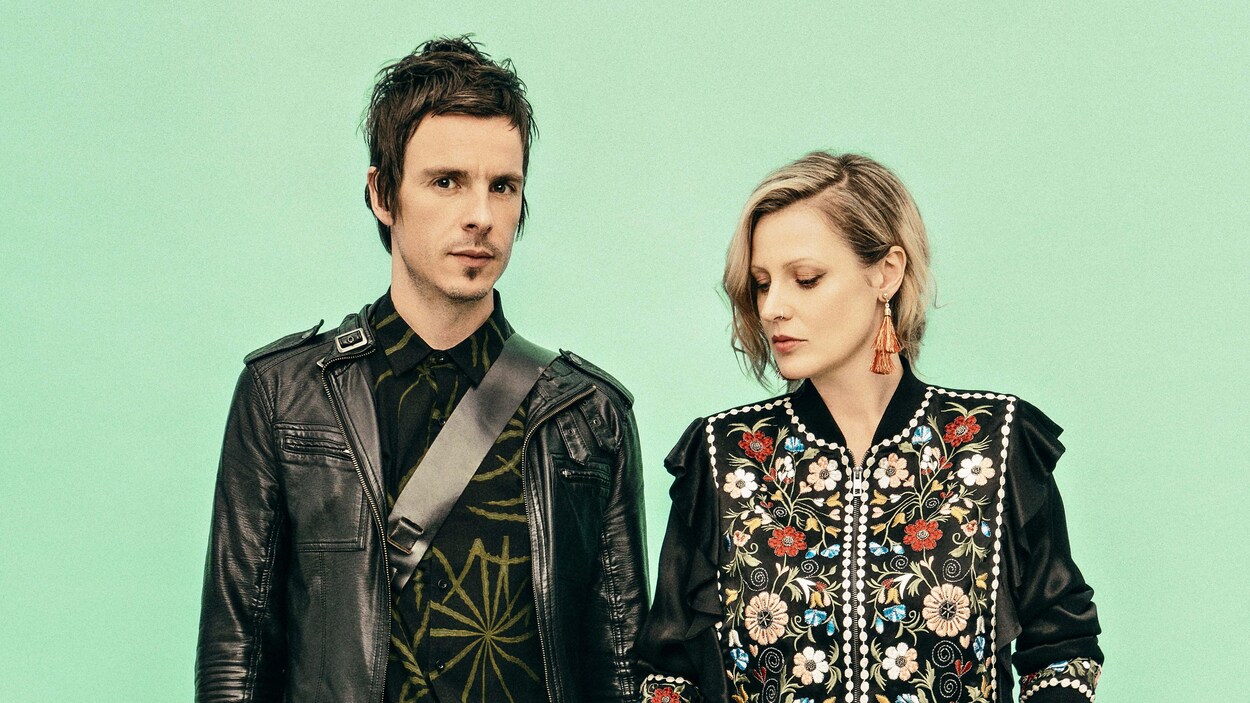 David Bussières et Justine Laberge prennent la pose lors d'une séance de photos pour la sortie de leur dernier album, L'amour et le chaos. David Bussières et Justine Laberge prennent la pose lors d'une séance de photos pour la sortie de leur dernier album, L'amour et le chaos.