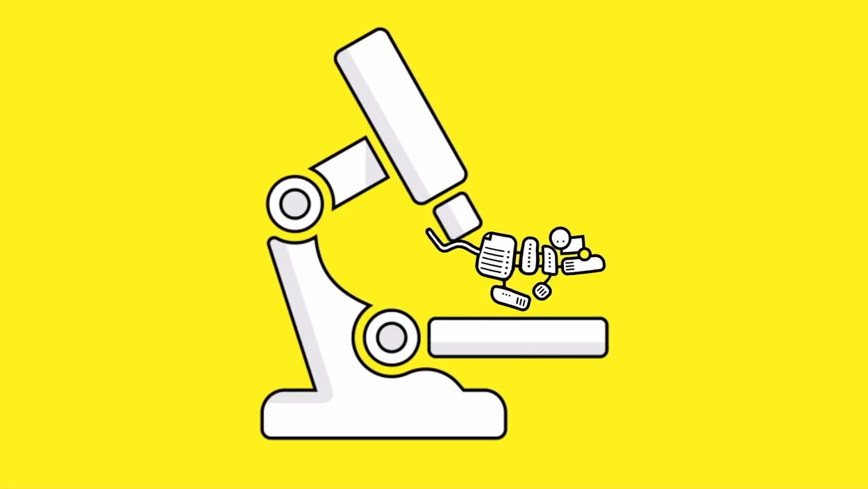 Une illustration montrant un microscope stylisé sur lequel une souris à l'apparence robotique tente de s'enfuir. Une illustration montrant un microscope stylisé sur lequel une souris à l'apparence robotique tente de s'enfuir.