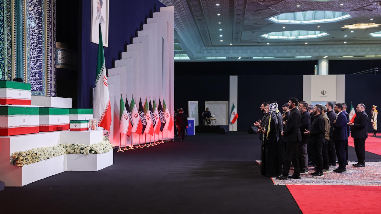 Premiers hommages de dirigeants iraniens devant la dépouille du guide suprême Khamenei