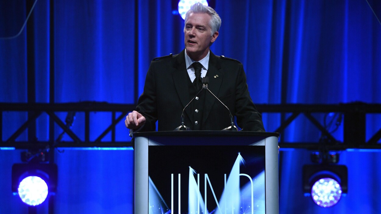 Allan Reid, le président du gala des Junos lors de la cérémonie de samedi