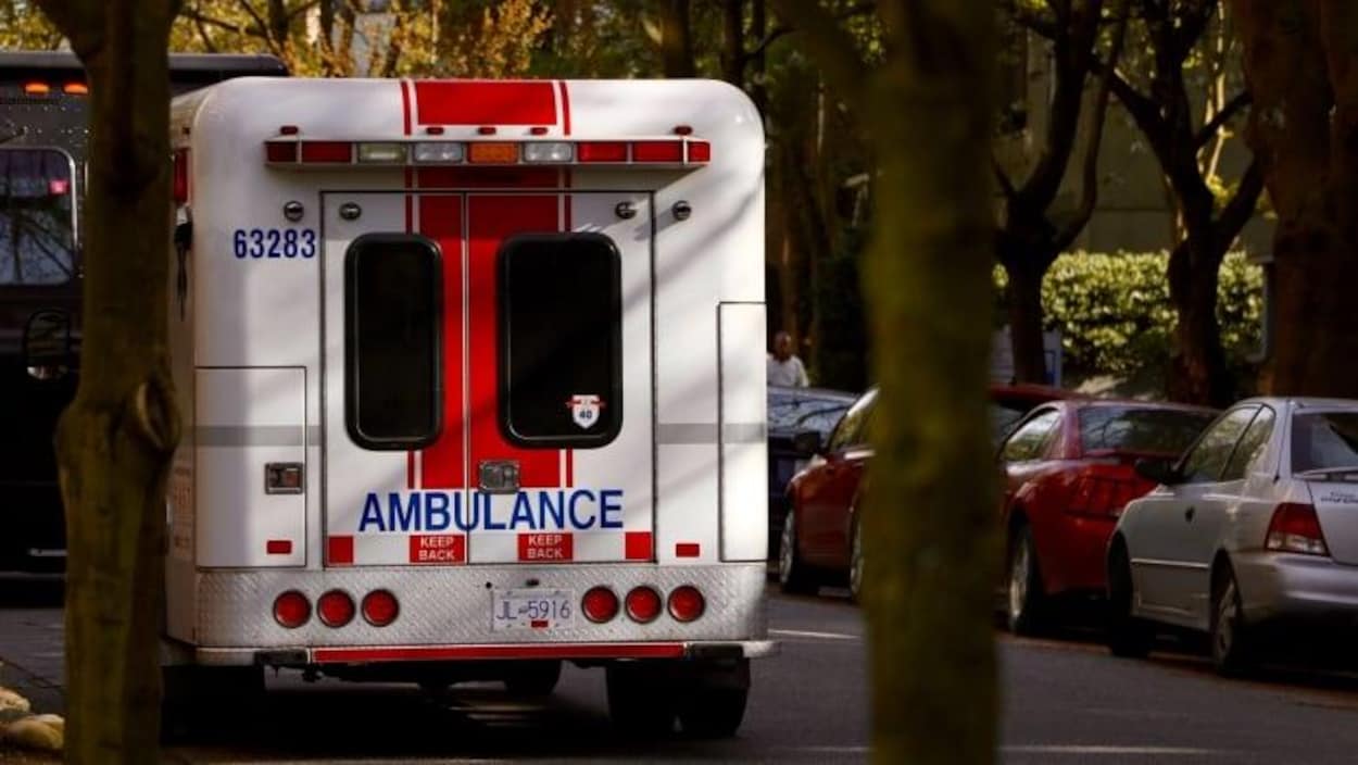 Trois agents pénitentiaires hospitalisés après une exposition à des drogues illicites