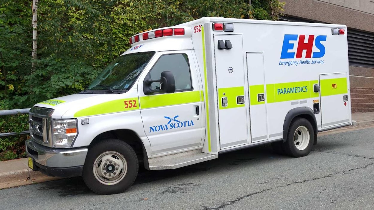 Ambulance stationnée.