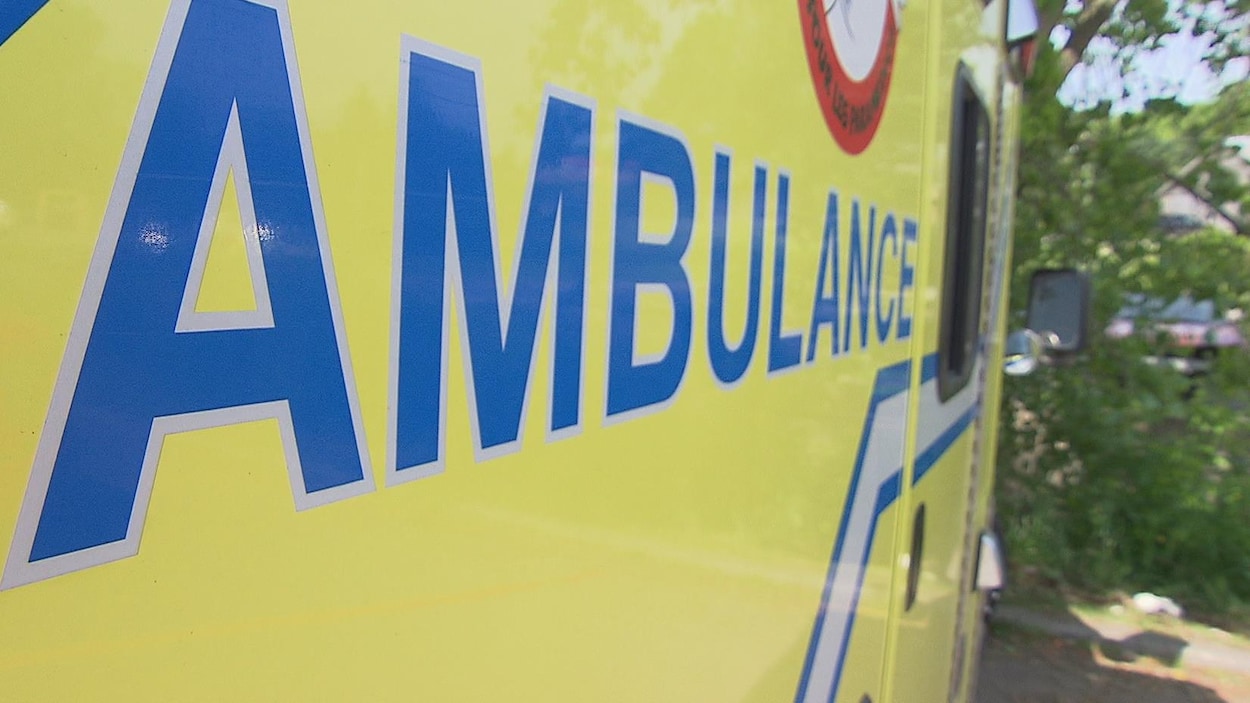 Logo d'une ambulance de près Logo d'une ambulance de près