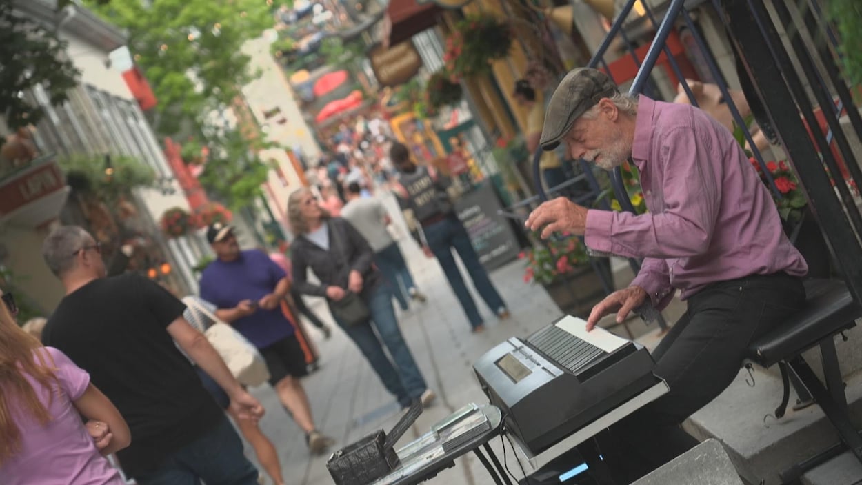 Le français à nouveau imposé à des musiciens de rue du Vieux-Québec