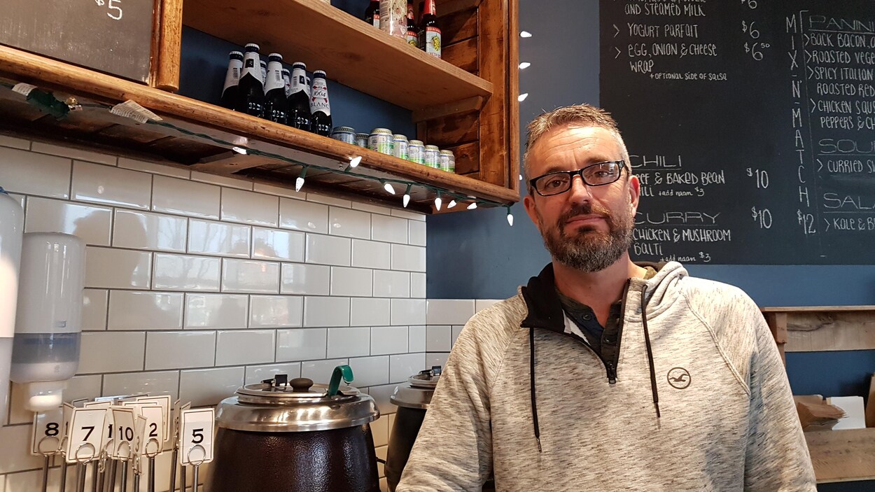 Andy Fennell, propriétaire du Gravity Espresso and Wine Bar à Inglewood. Andy Fennell, propriétaire du Gravity Espresso and Wine Bar à Inglewood.