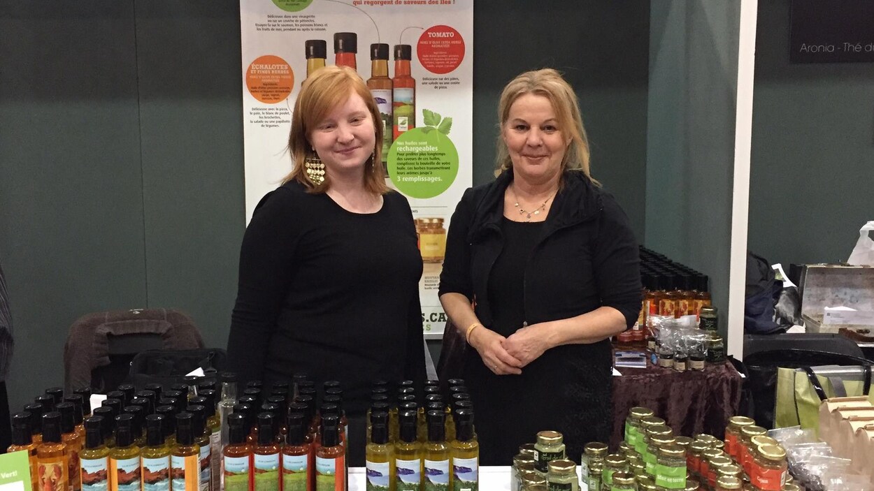 Des représentantes de l'entreprise Anse aux herbes, des Îles-de-la-Madeleine, à l’événement «Expo manger santé et vivre vert»