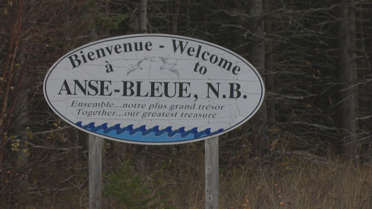 Les résidents appellent Anse-Bleue leur « village ».