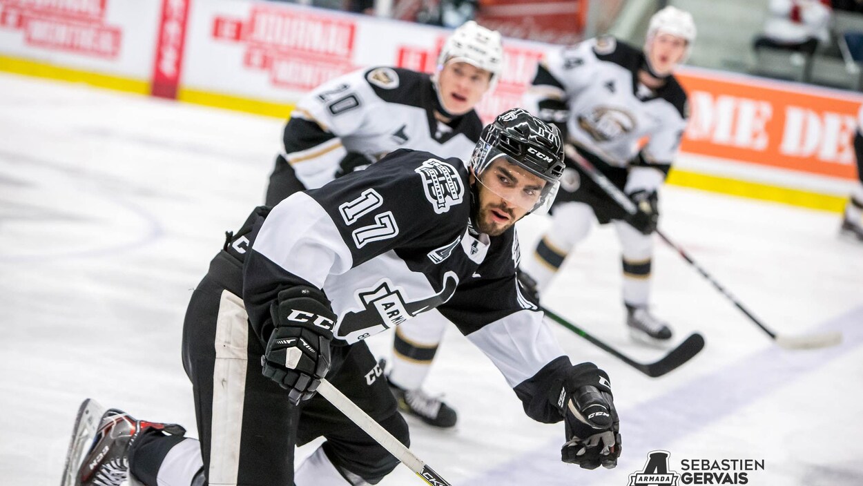 Le joueur durant un match de l'Armada de Blainville-Boisbriand