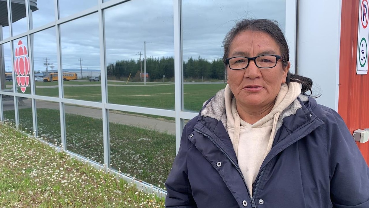 La famille d’une femme innue dit que la police lui a coupé les cheveux sans consentement