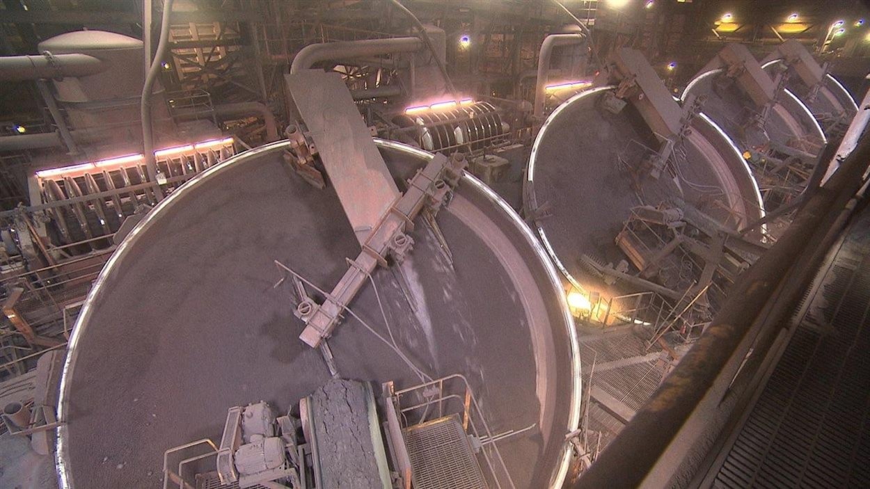 Détail de l'usine d'ArcelorMittal à Port-Cartier. Détail de l'usine d'ArcelorMittal à Port-Cartier.