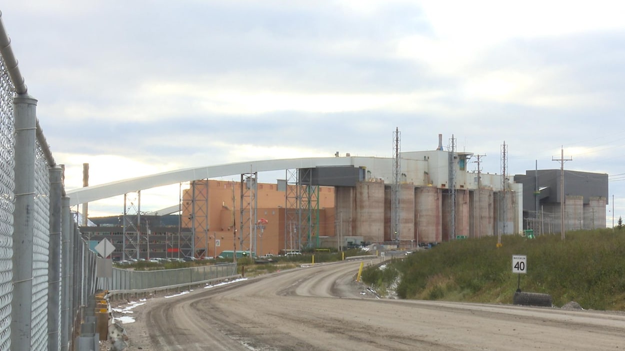 ArcelorMittal gèle les embauches