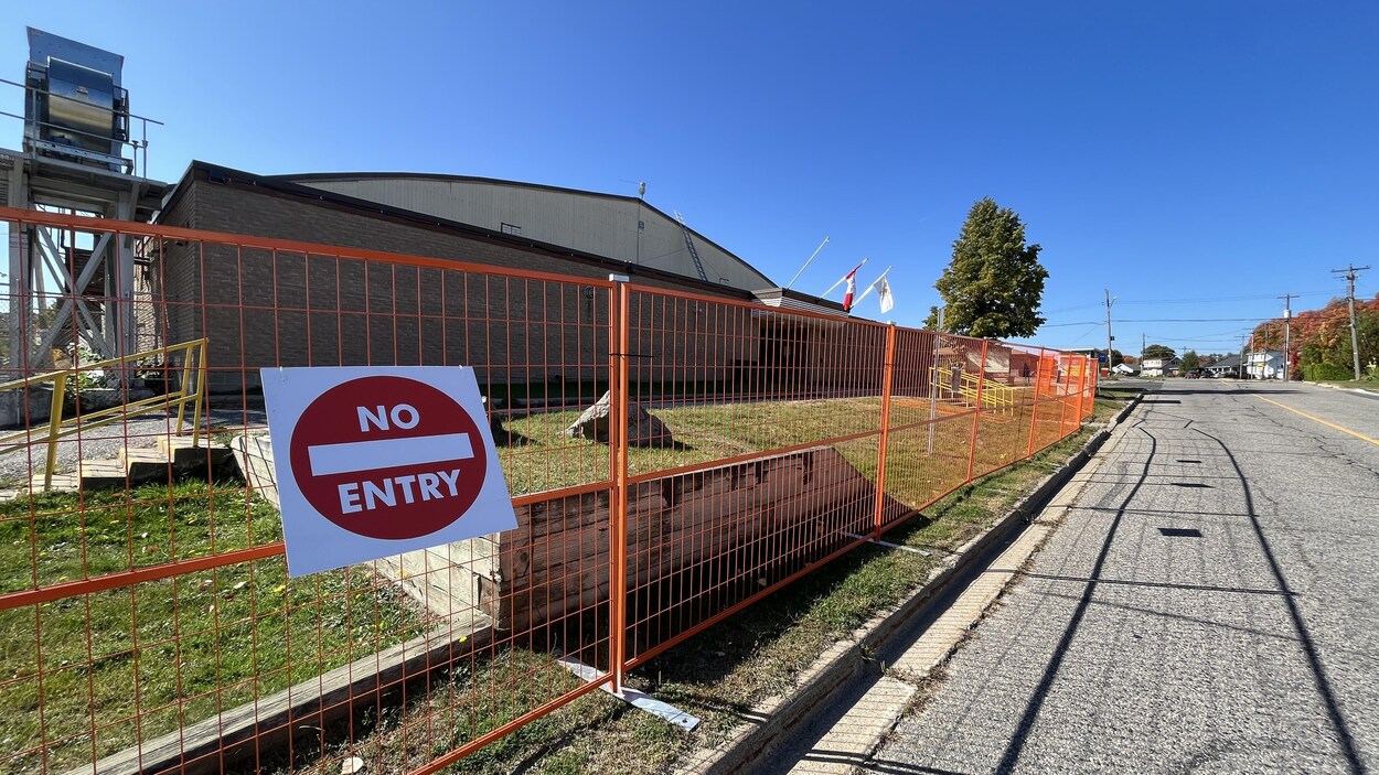 Elliot Lake reçoit 3 M$ de la famille Rogers pour rénover son aréna ...