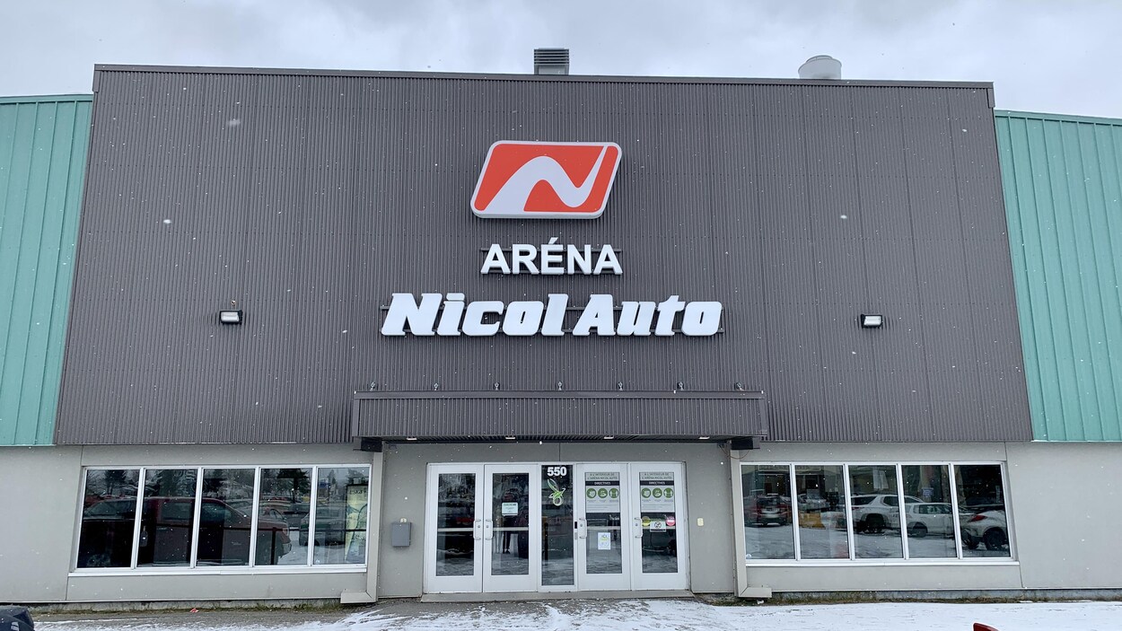 Un tournoi de hockey à La Sarre pour une bonne cause RadioCanada.ca