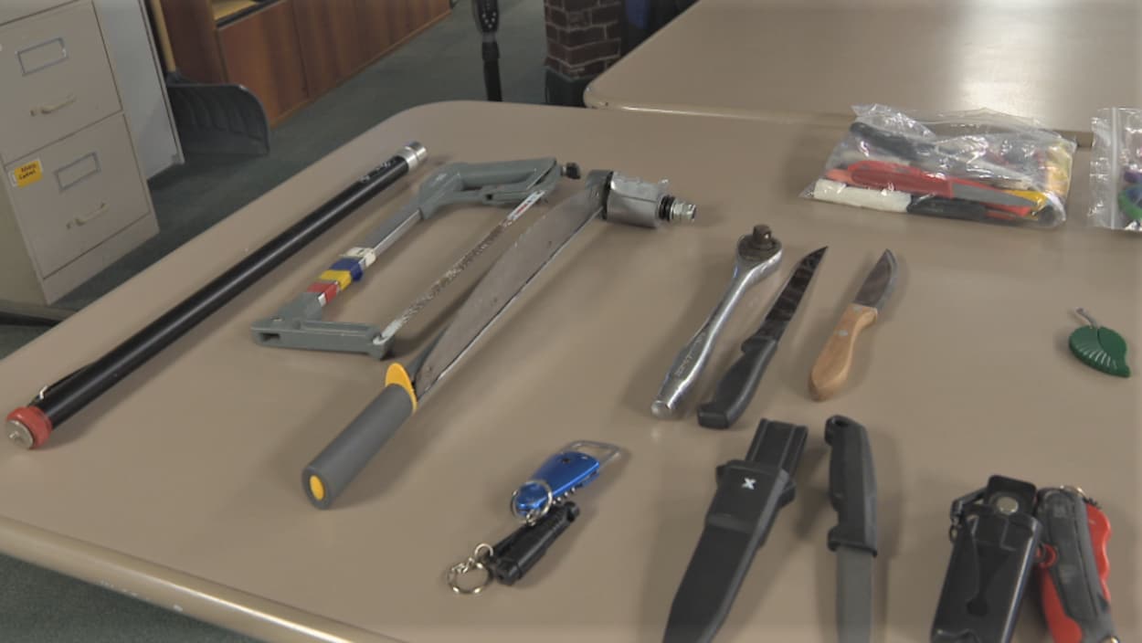 Des milliers d’armes blanches interceptées dans un hôpital d’Halifax