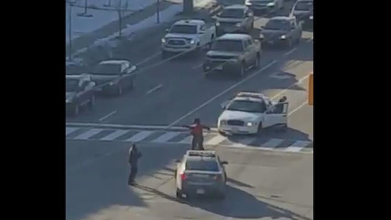 Image de l'arrestation filmée par des membres du public