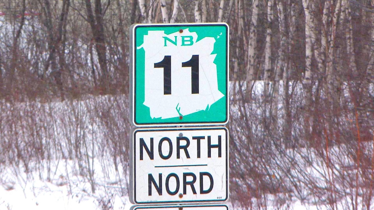 Un panneau de la route 11.
