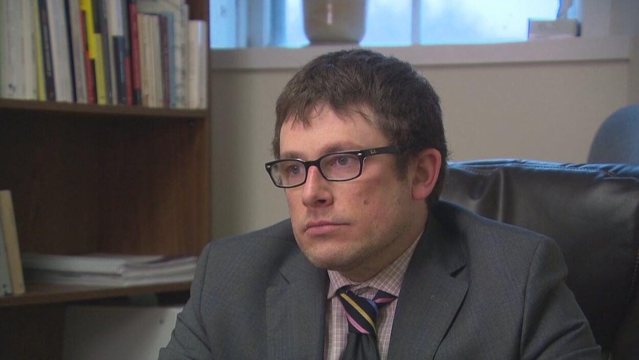 Kevin Arseneau dans son bureau.