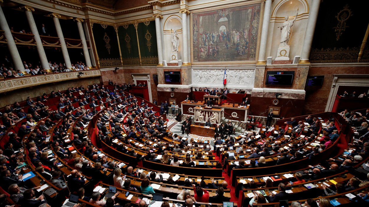 L'Assemblée nationale françaises'est réunie lors d'une session de travail le 12 juin dernier à Paris. Le premier ministre Edouard Philippe prenait alors la parole au centre de l'hémicycle.