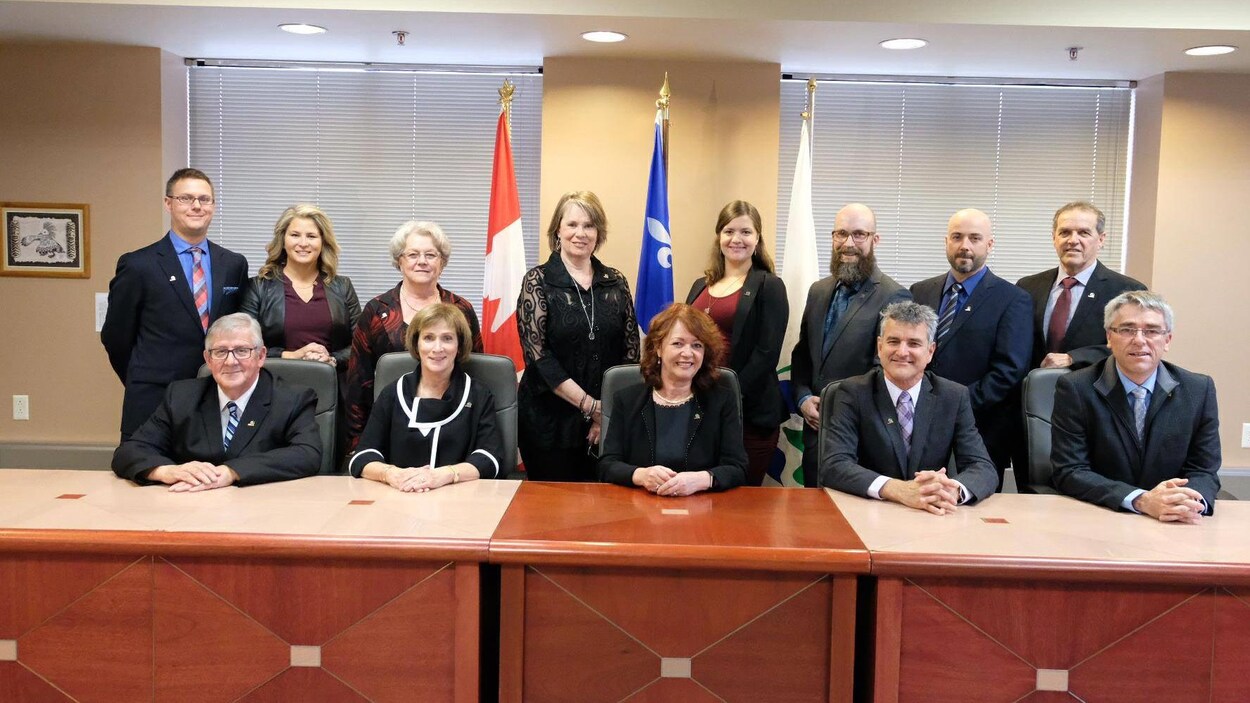 Cérémonie d'assermentation des conseillers et de la mairesse de Rouyn-Noranda Cérémonie d'assermentation des conseillers et de la mairesse de Rouyn-Noranda