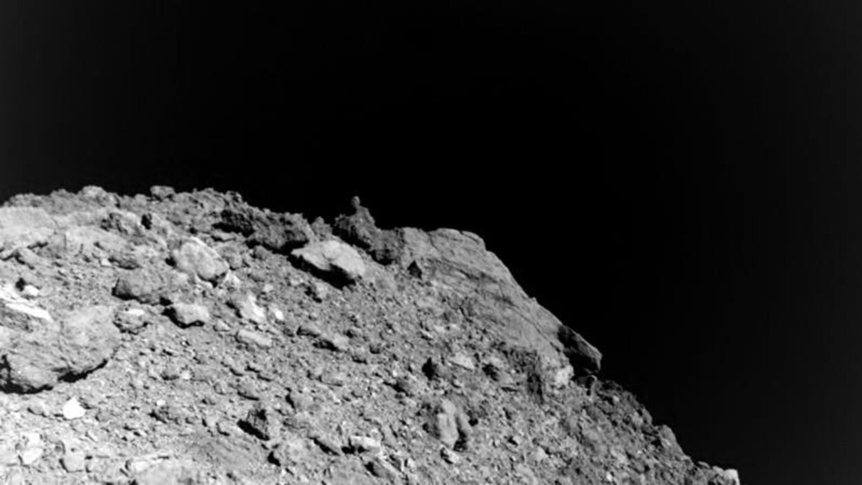 L'astéroïde Ryugu est rugueux à sa surface.