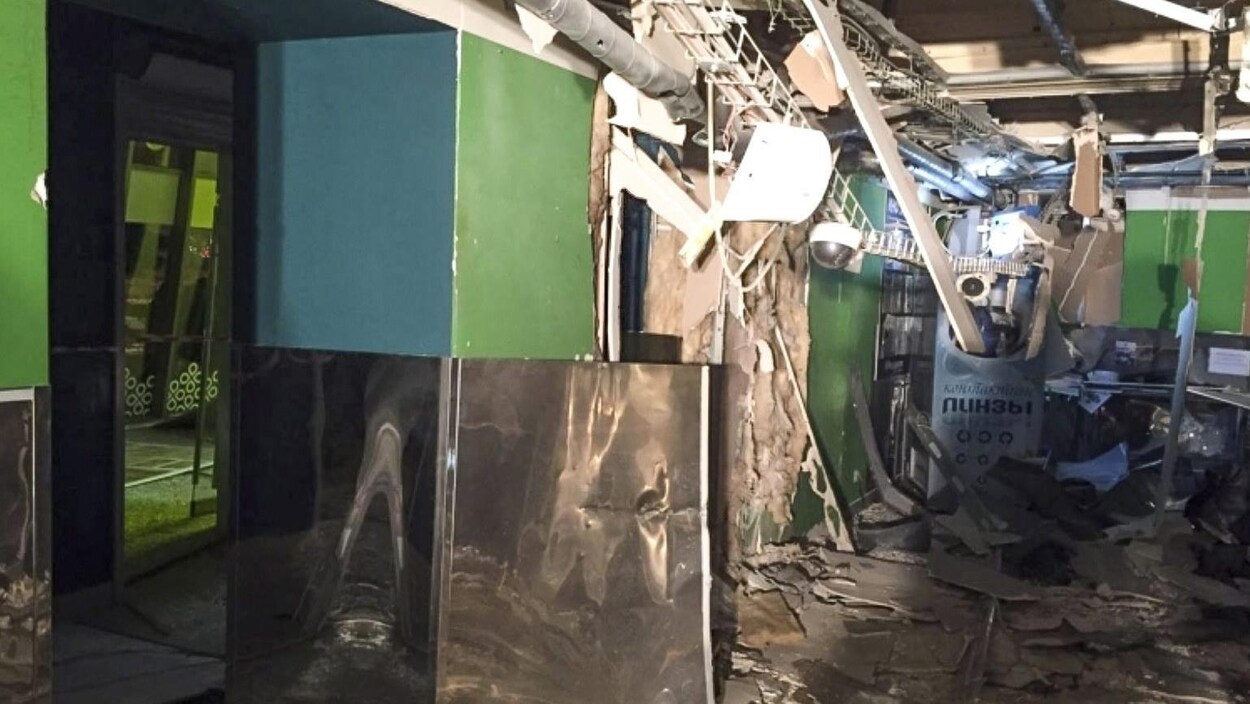 Les dommages causés par l'explosion survenue mercredi au marché de Saint-Pétersbourg