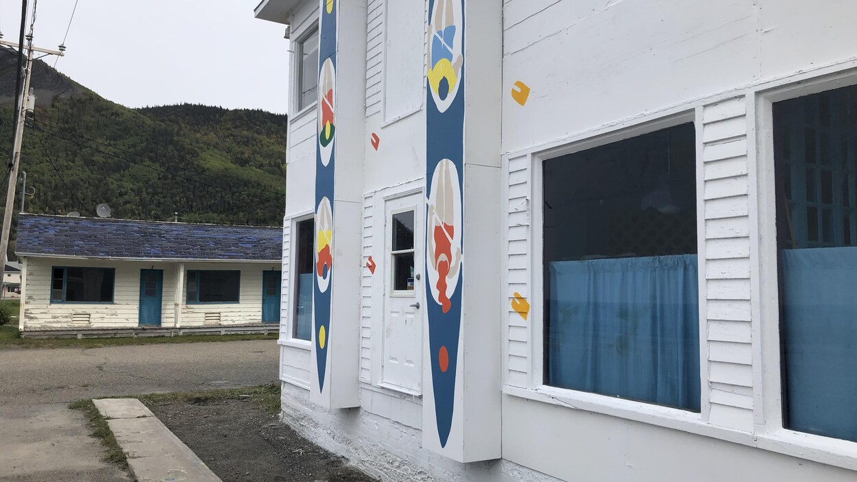 La majeure partie de l'auberge a été peinte et dessinée, une section à l'abandon sera vraisemblablement démolie.