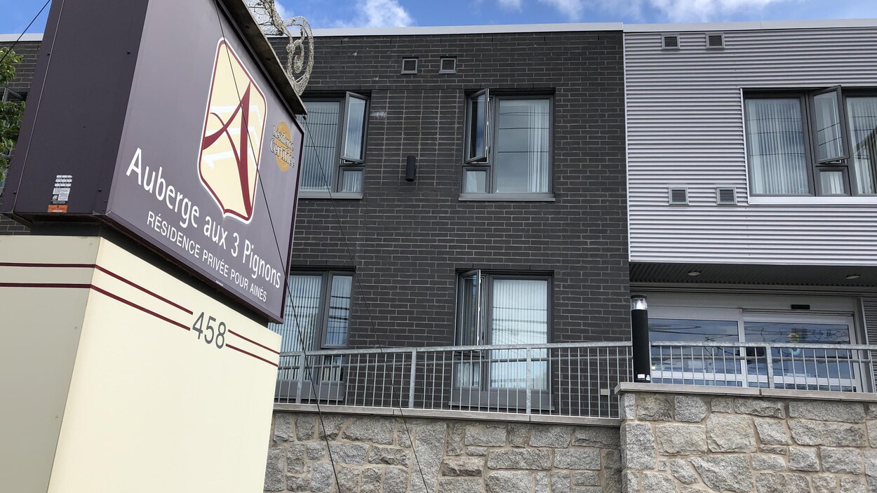 Façade de l'Auberge aux 3 Pignons.