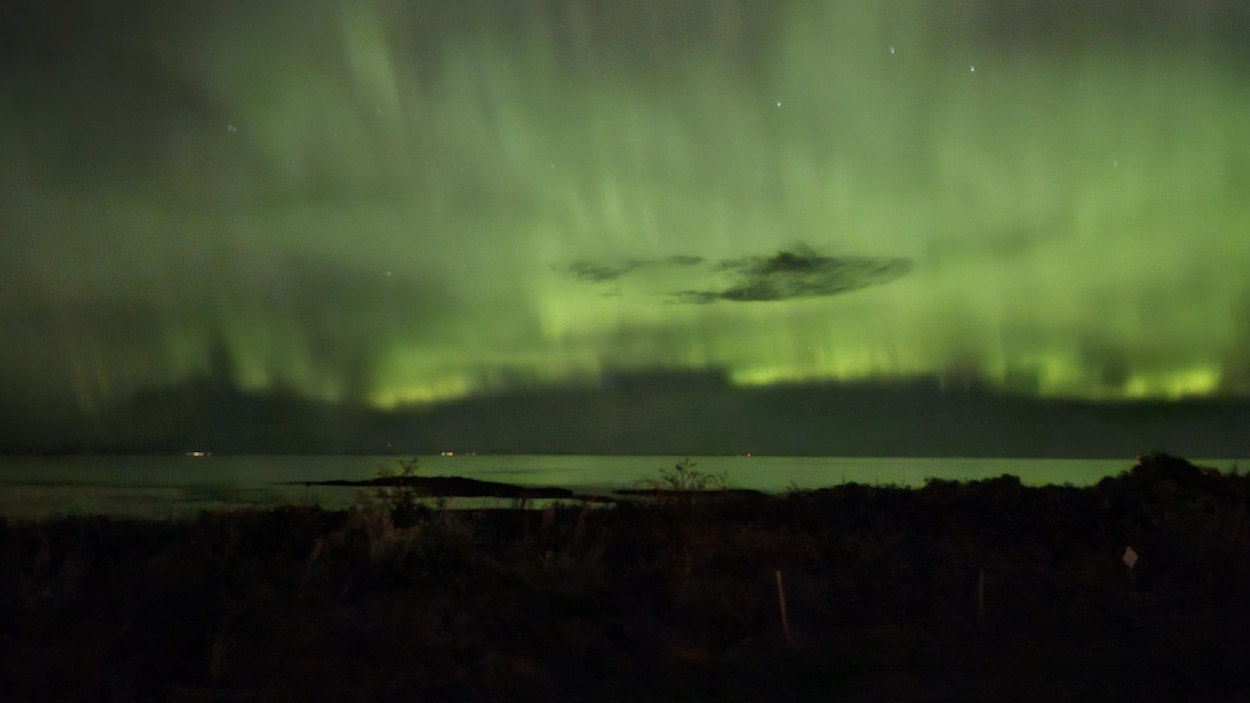 Un long spectacle d’aurores boréales décore le ciel depuis lundi