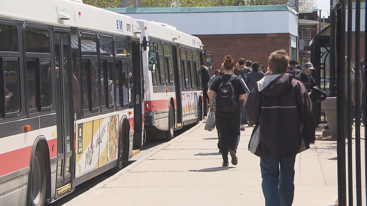 Le réseau d’autobus de TroisRivières fait peau neuve RadioCanada.ca