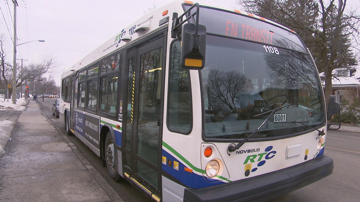 Payer le bus avec son téléphone intelligent RadioCanada.ca