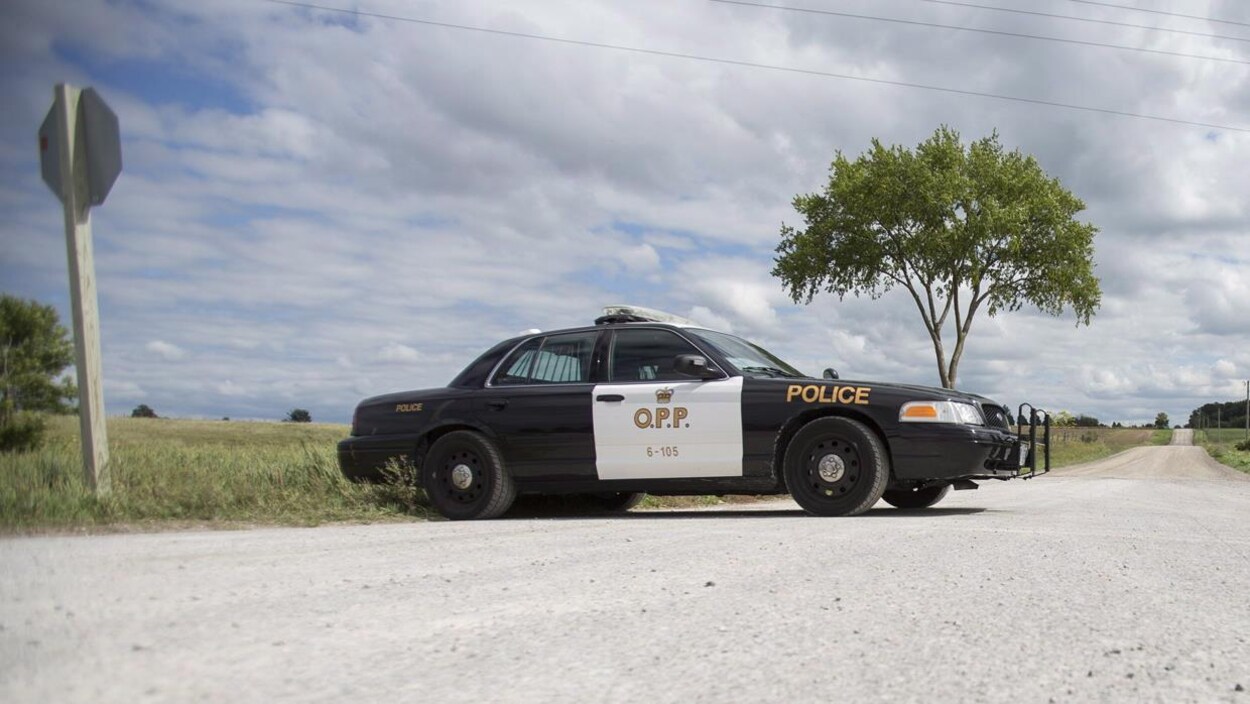Une auto-patrouille de la Police provinciale de l'Ontario Une auto-patrouille de la Police provinciale de l'Ontario