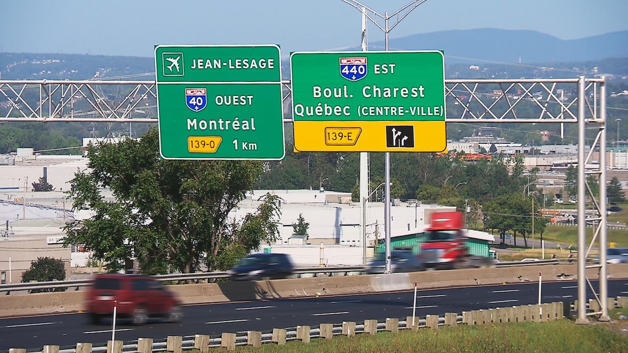 Intersection des autoroutes 40 et 440