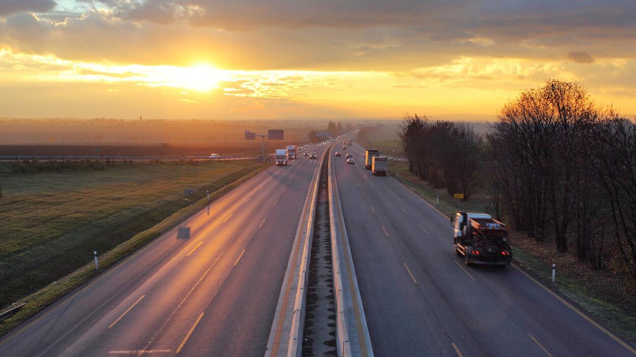 La construction d'un accès routier entre l'autoroute 20, Granby et les États-Uns ne serait pas rentable. La construction d'un accès routier entre l'autoroute 20, Granby et les États-Uns ne serait pas rentable.