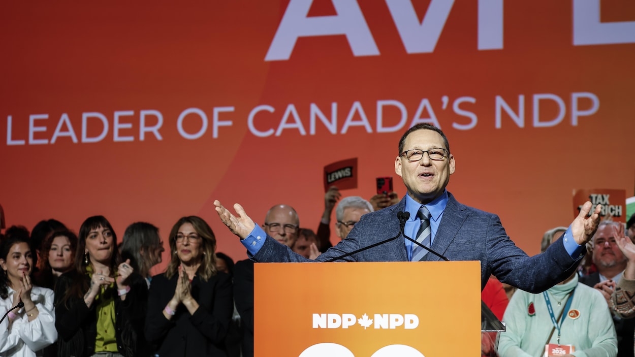 Avi Lewis est à la tête du NPD fédéral, mais qu’en pense Victoria?
