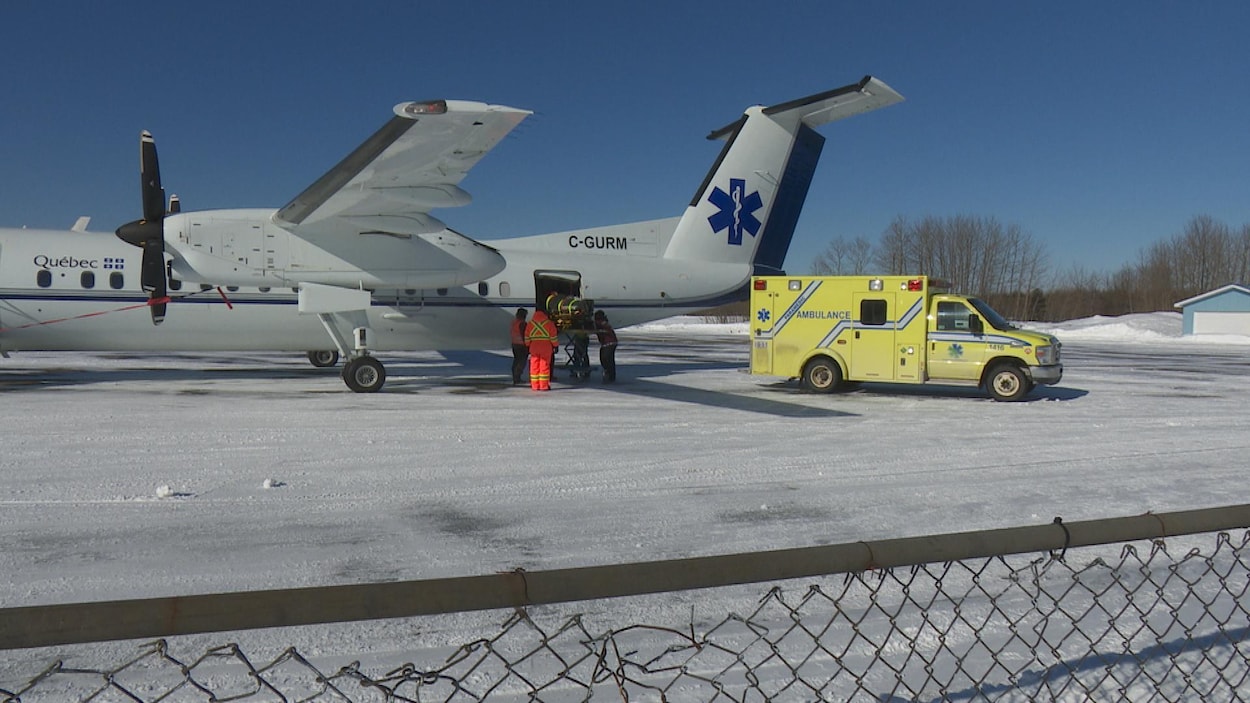 L'avion-ambulance de retour à l'aéroport de Matane après une longue absence. L'avion-ambulance de retour à l'aéroport de Matane après une longue absence.