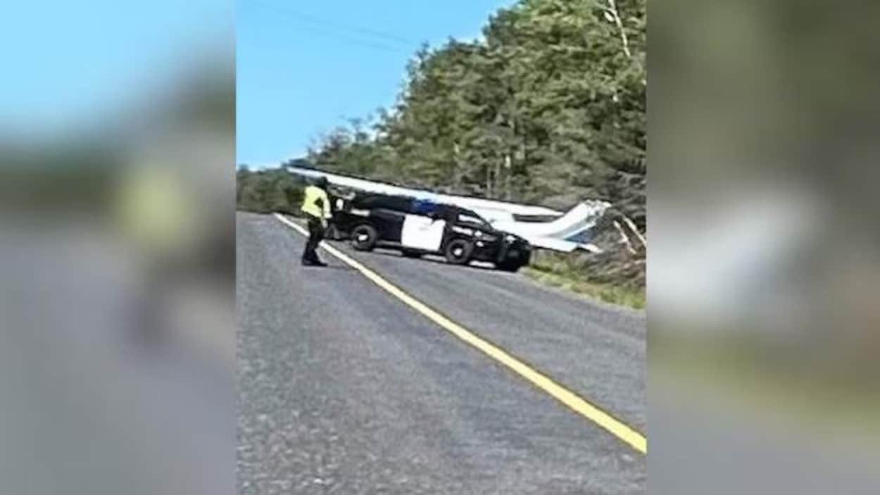 Un avion se pose d’urgence sur une autoroute en Ontario