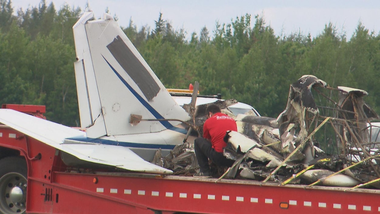Un avion de type Piper s'est écrasé à l'aéroport de Trois-Rivières. Le pilote et son passager ont été légèrement blessés.