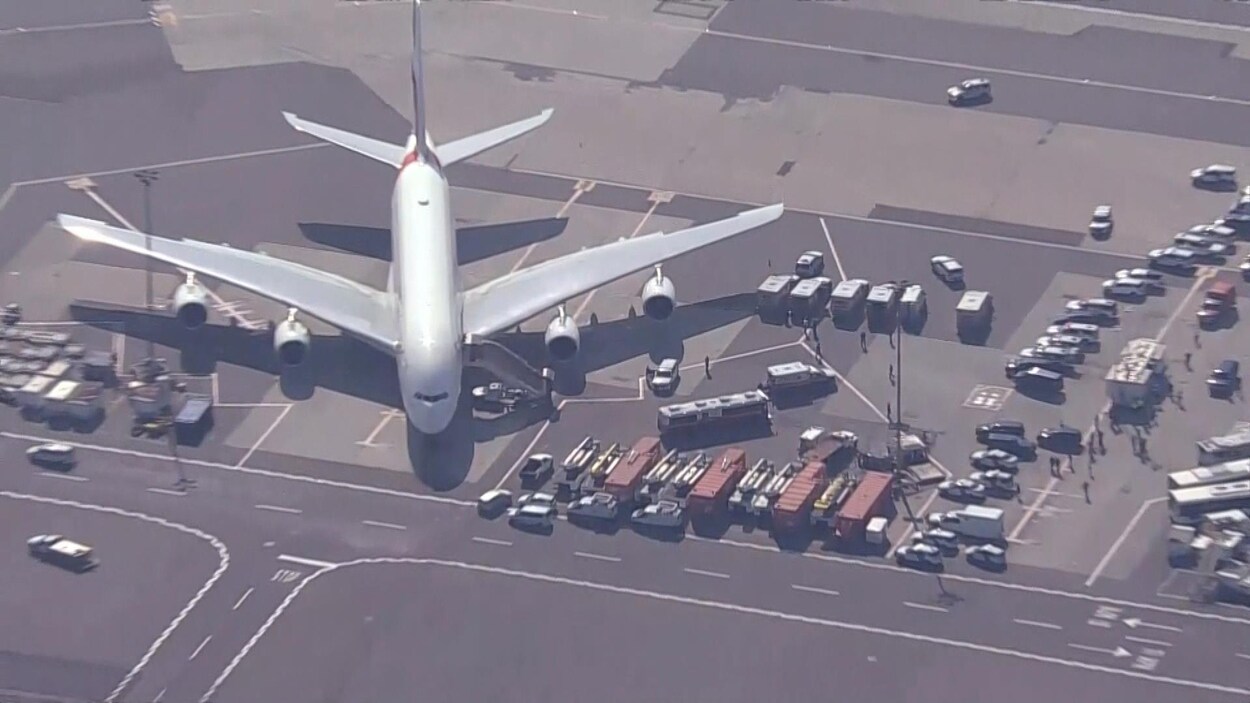 USA : alerte santé sur un vol Emirates, une dizaine de personnes hospitalisées USA : alerte santé sur un vol Emirates, une dizaine de personnes hospitalisées