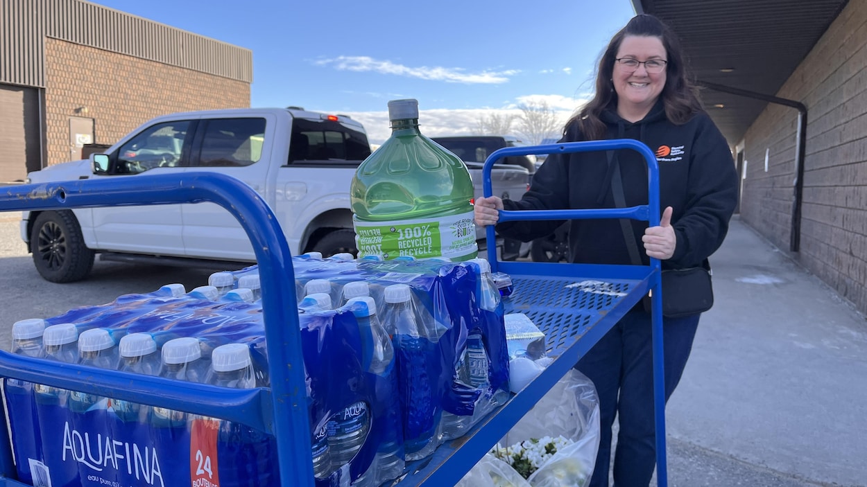 Avis majeur d’ébullition à Sudbury : la ruée vers l’eau embouteillée