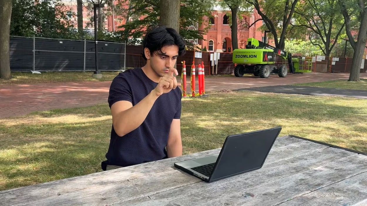 Un étudiant crée un site pour l’apprentissage de la langue des signes américaine