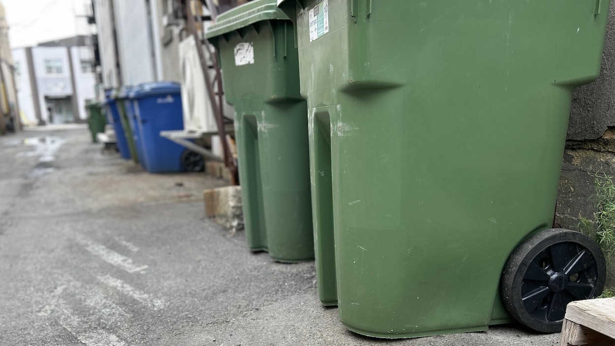 Rouyn-Noranda remplacera environ 2000 bacs verts endommagés