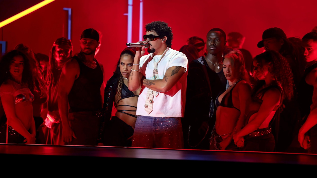 Super Bowl : l’ICE sera présente au concert de Bad Bunny, selon un conseiller de Trump