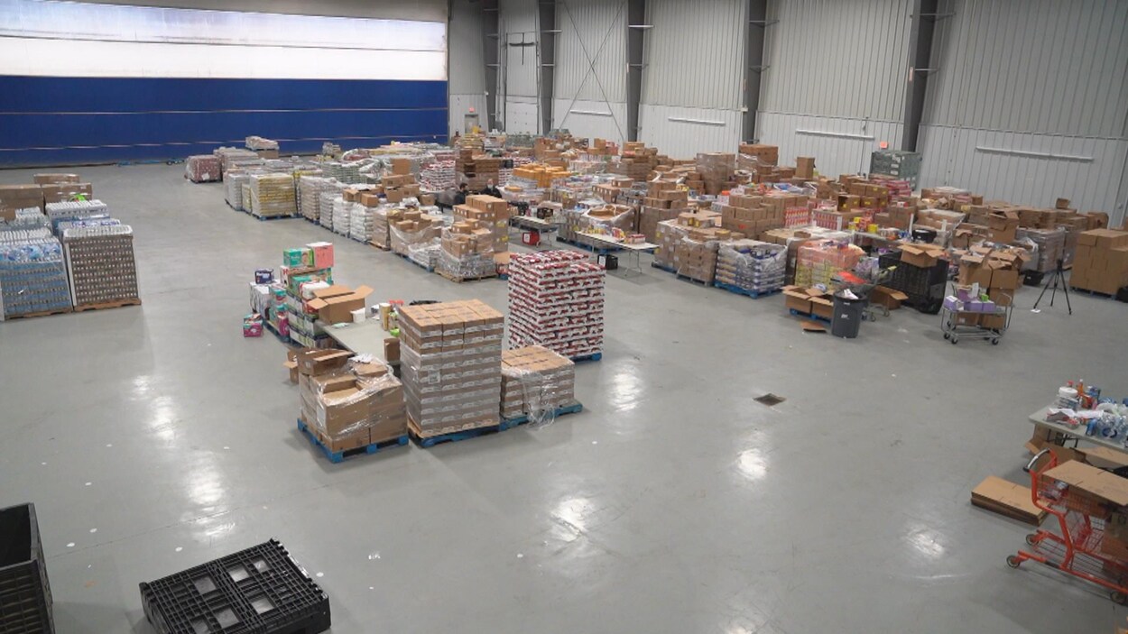 La banque alimentaire de Wood Buffalo entreprose ses denrées dans un hangar d'avion.