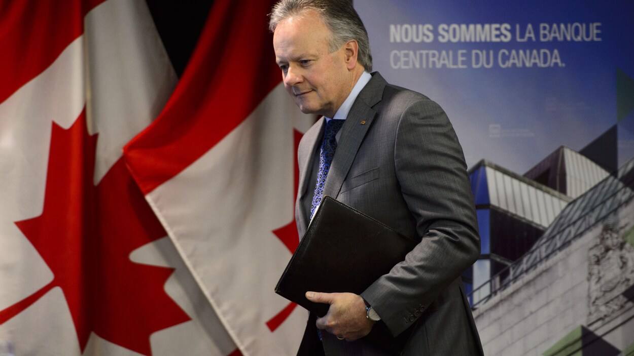 Stephen Poloz lors d'une conférence de presse.