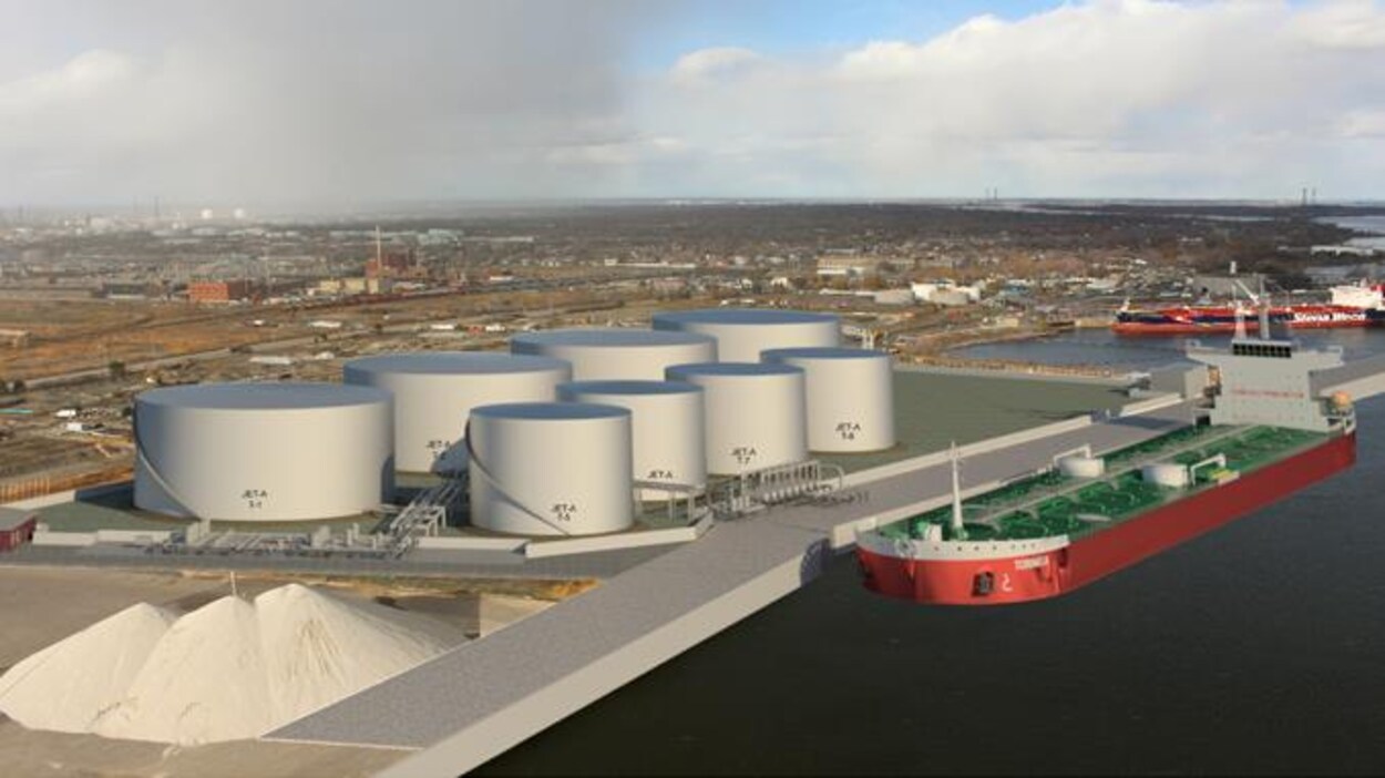 Une maquette informatique représentant un bateau à quai ainsi que huit réservoir de carburants en bordure du fleuve Saint-Laurent.