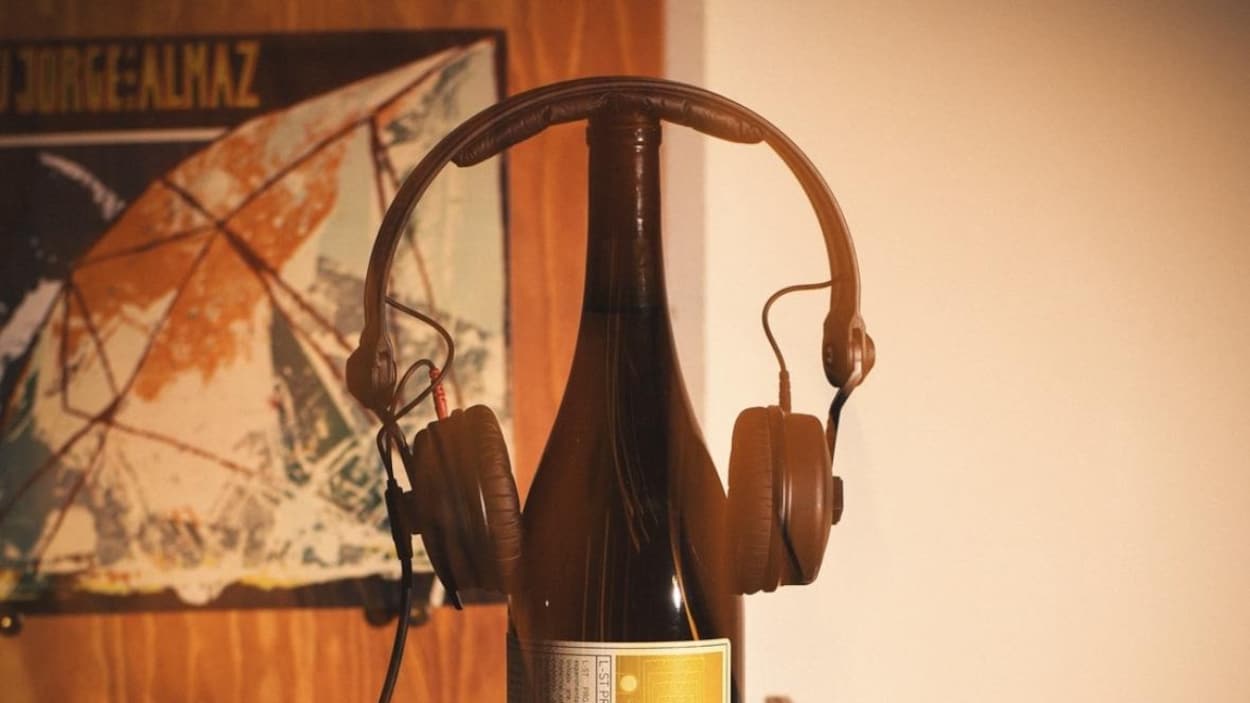 À Vancouver, les bars d’écoute remettent le vinyle au cœur de la table