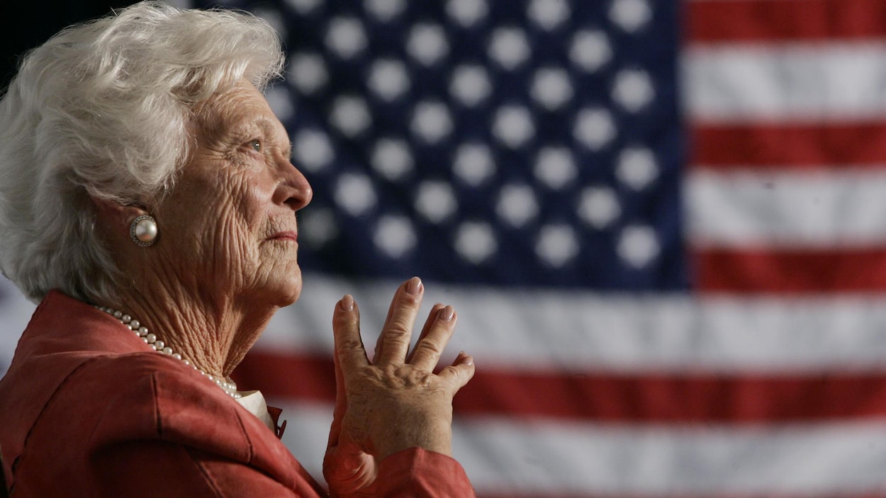L'ancienne première dame des États-Unis Barbara Bush L'ancienne première dame des États-Unis Barbara Bush