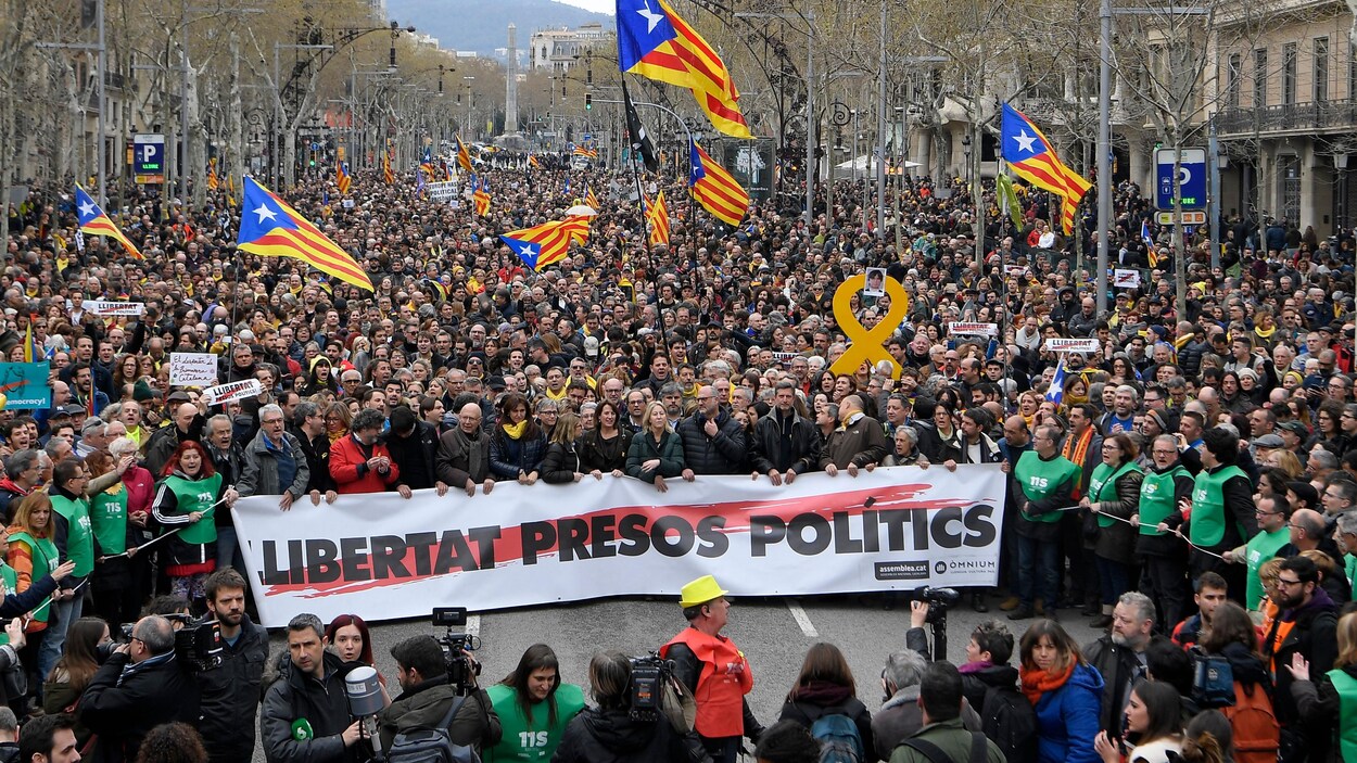 La saga catalane a connu un nouveau rebondissement avec l’arrestation de l’ex-président Carles Puigdemont en Allemagne en raison d’un mandat d'arrêt européen. 