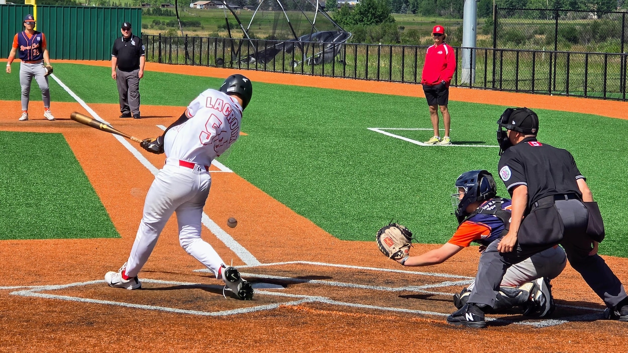 En Alberta, des clubs de baseball surfent sur la vague Blue Jays